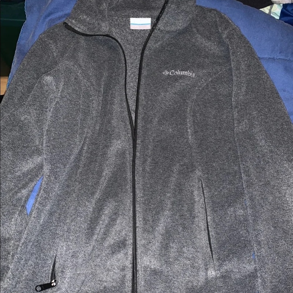 ❗️ SOLD Columbia sweater